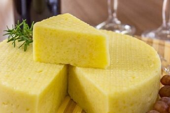 Домашний сыр за 3 часа! Невероятно вкусный сыр, который содержит только натуральные продукты и ничего лишнего.