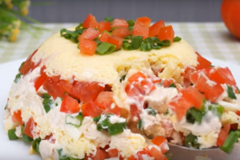 Салат «Минутка» с помидорами — быстро и вкусно