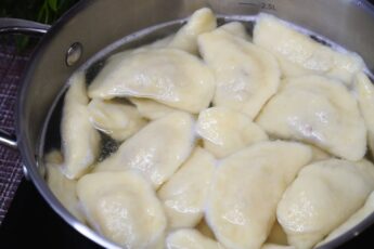 Вареники по НОВОМУ "Начинка в начинке". Такими точно всем Угодите и добавки еще попросят!