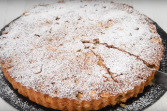 Овсяный пирог с яблоками — вкусное и аппетитное блюдо