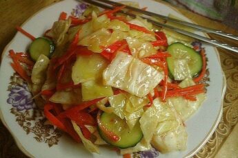 Салат из капусты и огурцов по-корейски