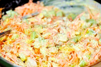 Морковный салат по-корейски с курицей и огурцами