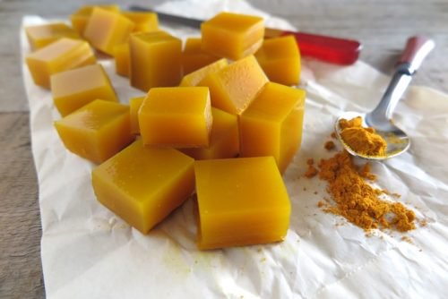 Кубики из желатина с мёдом и куркумой — удивительное противовоспалительное средство