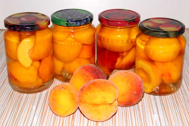 ТОП 4 рецепта, как просто замариновать персики в сиропе на зиму