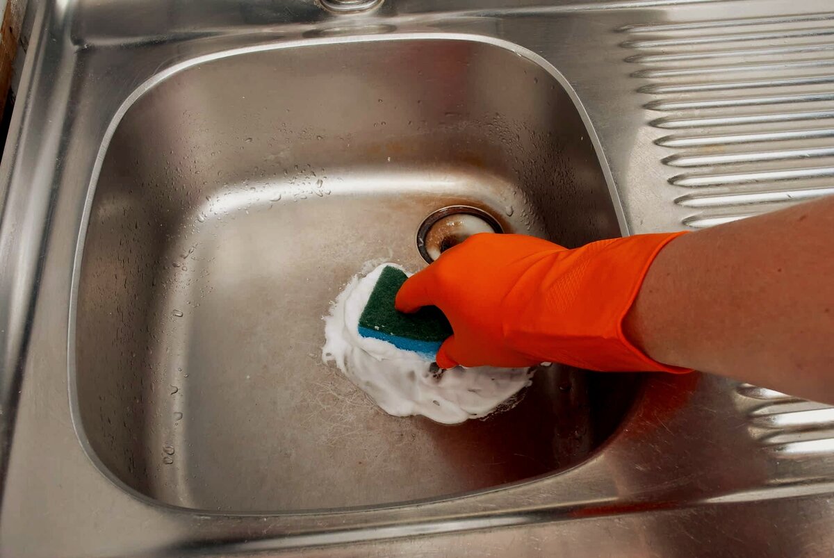 Отмыть окаменевший стиральный. Мытье раковины. Чистильщик для раковины. Очистка эмалированной раковины. Моющая паста для раковины.