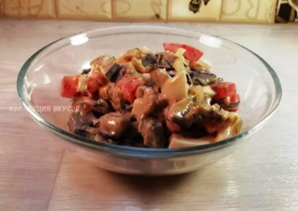 Соседка поделилась рецептом нового салата с баклажанами, ем его каждый день и не надоедает