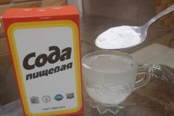 Зачем стакан с раствором соды в холодильнике. Расскажу практичный совет!