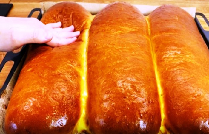 Вкусный, ароматный и пышный хлеб. При нарезке не рассыпается, хрустящая корочка и пористый мякиш внутри