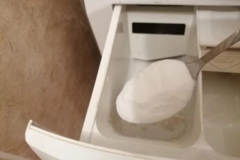 Экономлю на стиральном порошке втрое, даже делать дополнительно ничего не приходится (делюсь хитростью)