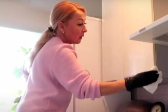Липкий жирный налёт и грязь на кухне исчезнут на глазах. Моя простая хитрость, после которой всё будет блестеть и пахнуть свежестью