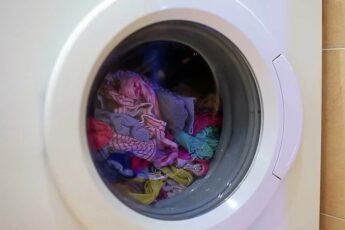 У мамы убегала стиральная машинка, муж сделал только одну вещь и она больше не прыгает