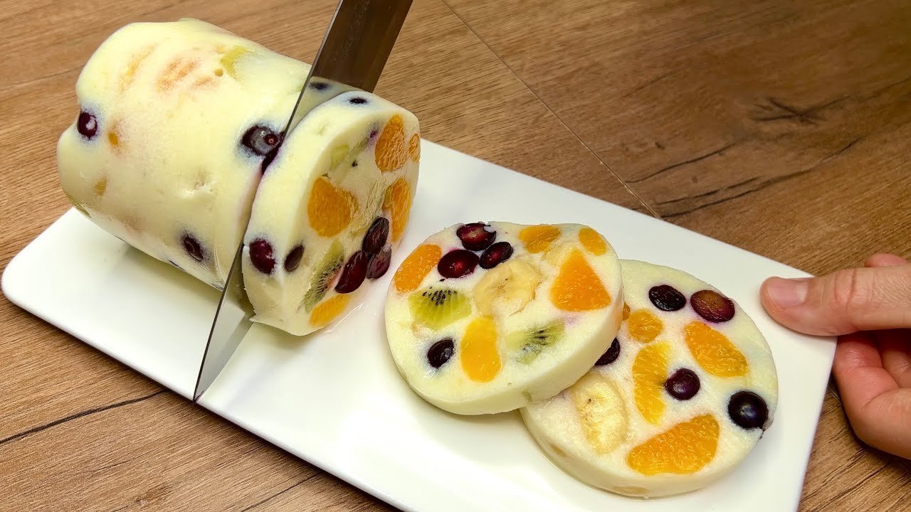Вместо вредных сладостей: готовим быстрый десерт из фруктов и молока