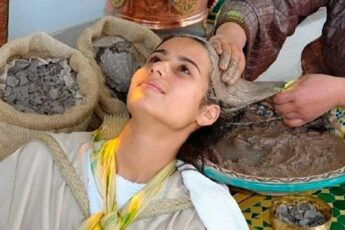 Глина вместо шампуня: как использовать этот натуральный продукт для мытья головы