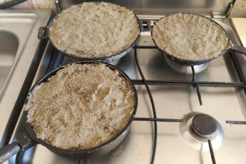 Как очистить сковороду от нагара