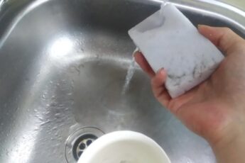 Подскажу, что добавить в шампунь, чтобы не мыть голову каждый день. Даже под шапкой волосы остаются чистыми и свежими