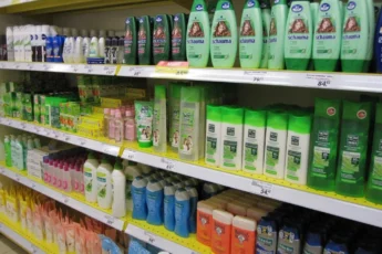 Покупаю дешевый шампунь за 30 рублей сразу по 10 упаковок. Рассказываю, как использую его в хозяйстве не по назначению