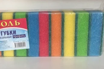 Покупаю сразу несколько пачек дешевых поролоновых губок. Но для мытья практически их не использую. Делюсь бытовыми хитростями с губкой