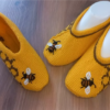 Тапочки «Пчелы и мед»- тунисским вязанием