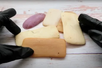 Обмылки от мыла никогда не выкидываю, потому что знаю как их можно использовать в быту. Хитрость, о которой не знают, даже опытные хозяйки