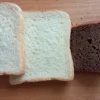 Хлеб в холодильнике и хлебнице не храню: чтоб не крошился, черствел и не терял вкус. Делюсь гениальным способом (даже через месяц свежий)