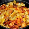 Чтобы жареная картошка стала румяной и золотистой, достаточно добавить в нее лишь один ингредиент