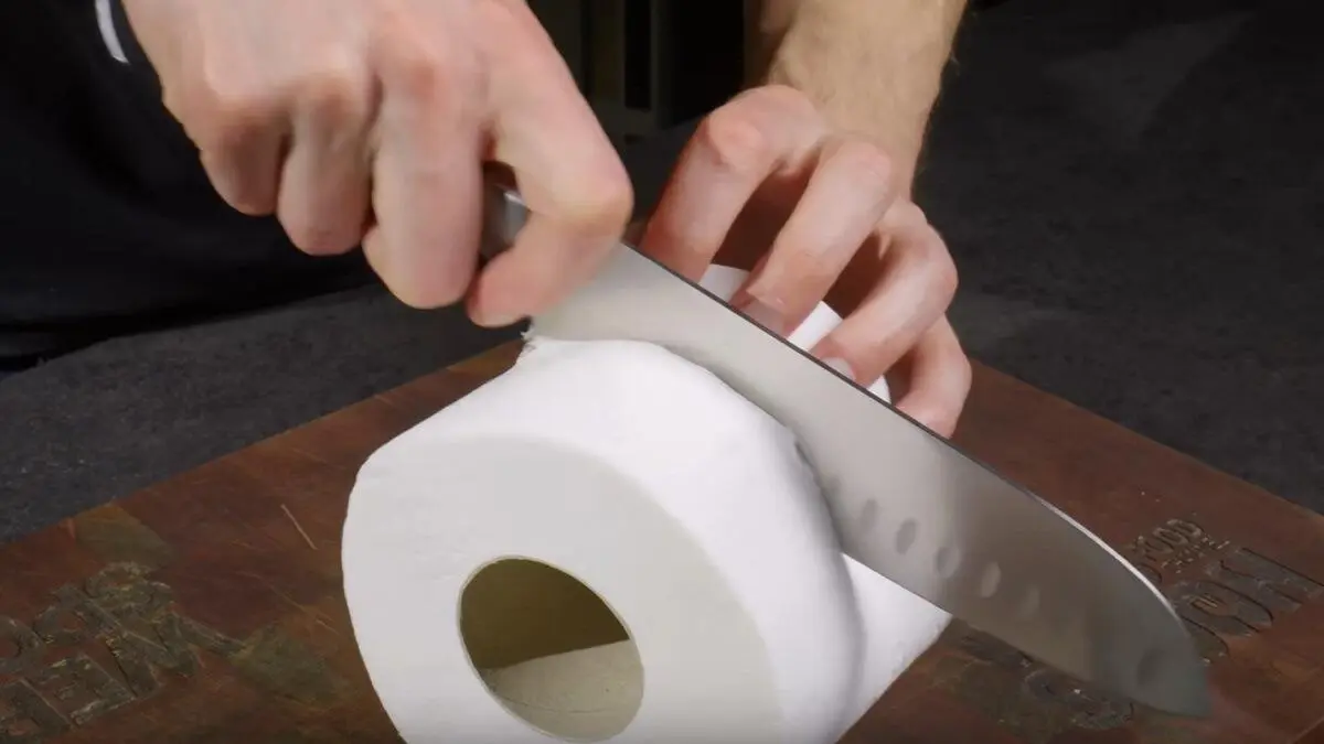 Разрежьте туалетную бумагу и положите в пакет — у дачников отвисает челюсть от результата