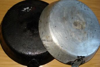 Одна картофелина, и вековой нагар отвалится со сковороды: названо топовое средство