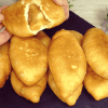Сладкие жареные пирожки – самое недорогое и удачное тесто, пирожки получаются мягкие и воздушные.