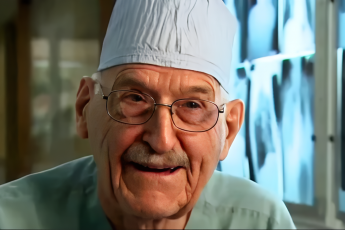 Какой продукт очищает сосуды от бляшек и тромбов словно щётка: 104-летний хирург Уэрхем рассказал, как жить долго и сохранить здоровье