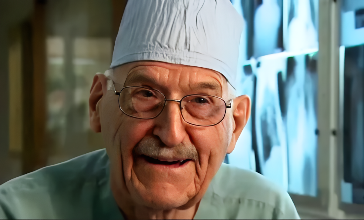 Какой продукт очищает сосуды от бляшек и тромбов словно щётка: 104-летний хирург Уэрхем рассказал, как жить долго и сохранить здоровье