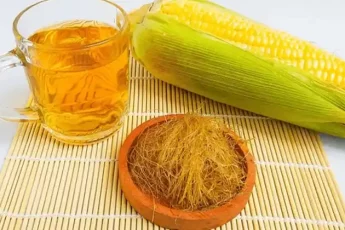 Вскипятите кукурузный шелк, пейте жидкость и будете благодарны за совет