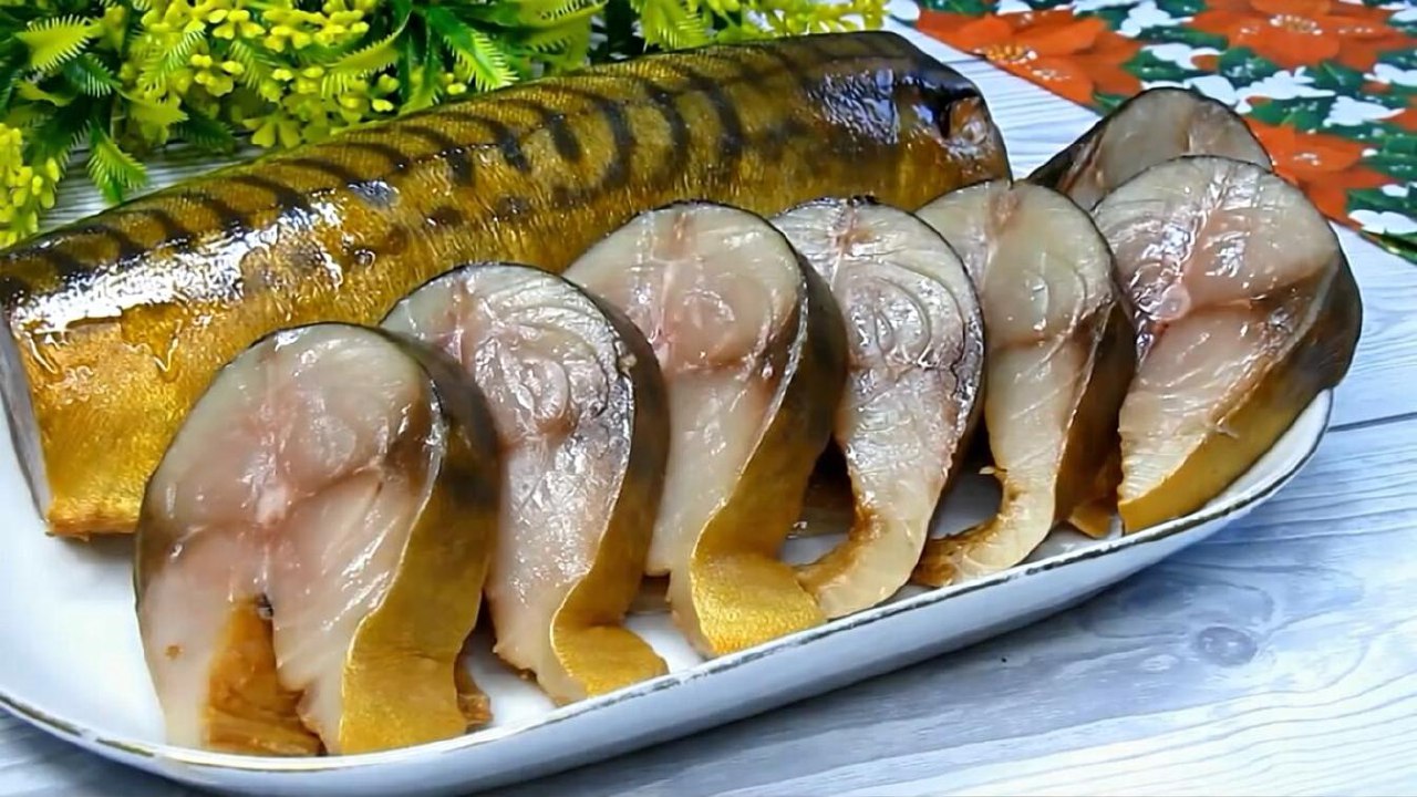 Попробовала приготовить один раз скумбрию по этому рецепту и он остался в моем блокноте навсегда. Уж точно лучше магазинной.