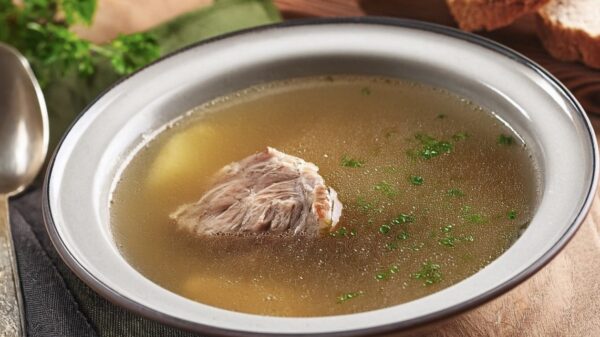 Почему суставы реагируют на питание после 60 лет. 7 продуктов для снижения мочевой кислоты