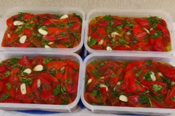 Перец закрываю без банок — зимой закуска нарасхват: мясисто, сочно и ярко