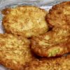 Кабачки вкуснее мяса: хрустящий рецепт с сыром и сливочным соусом, который все просят приготовить.