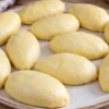 Пирожки на дрожжевом тесте с вареным мясом и рисом: душевный рецепт проверенный временем